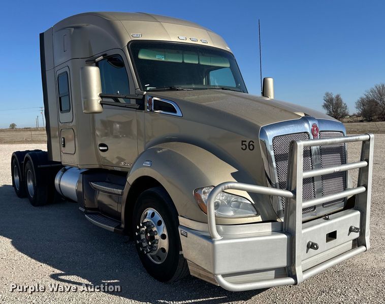 image for item OA9744 2016 Kenworth T680 semi truck