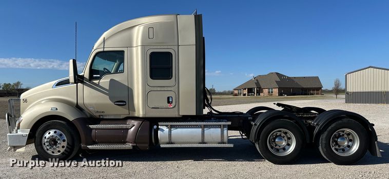 image for item OA9744 2016 Kenworth T680 semi truck