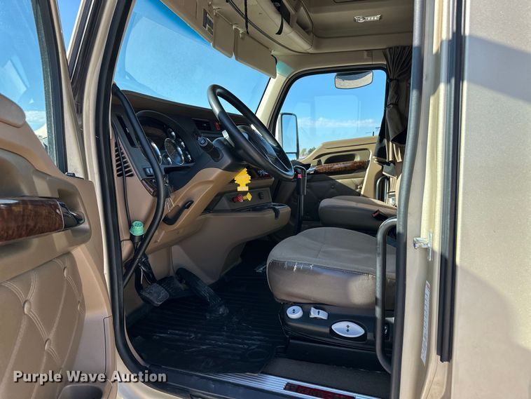 image for item OA9744 2016 Kenworth T680 semi truck