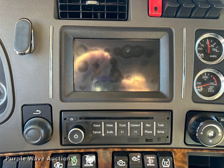 image for item OA9744 2016 Kenworth T680 semi truck