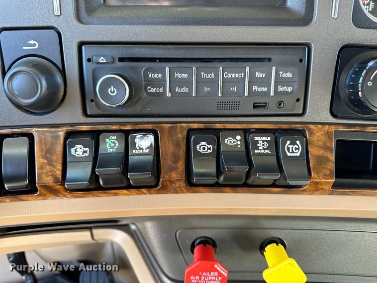 image for item OA9744 2016 Kenworth T680 semi truck