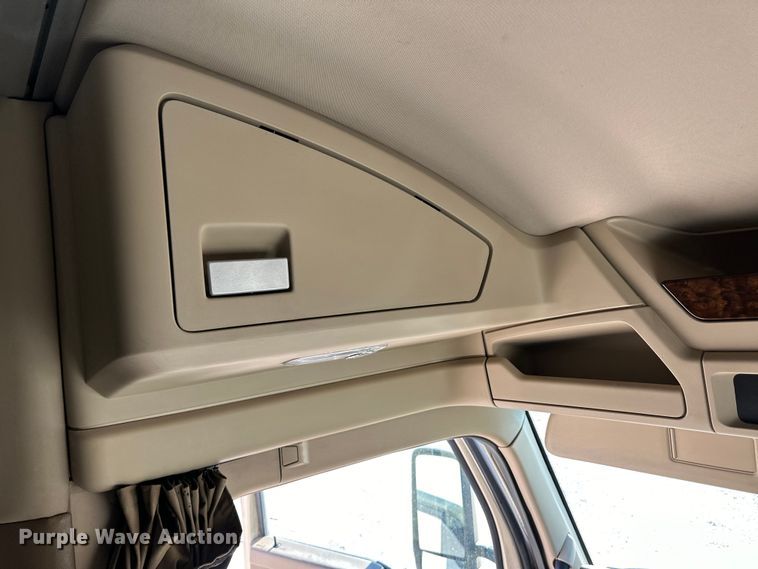 image for item OA9744 2016 Kenworth T680 semi truck