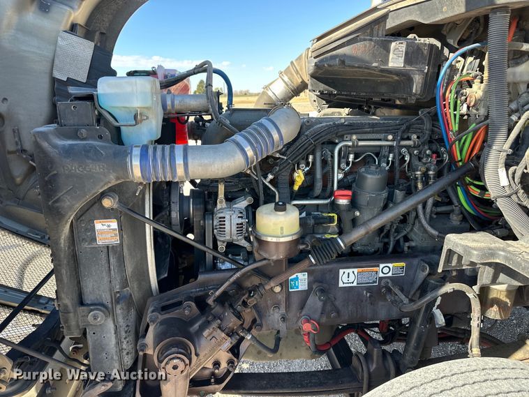 image for item OA9744 2016 Kenworth T680 semi truck