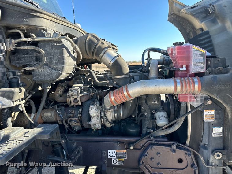 image for item OA9744 2016 Kenworth T680 semi truck