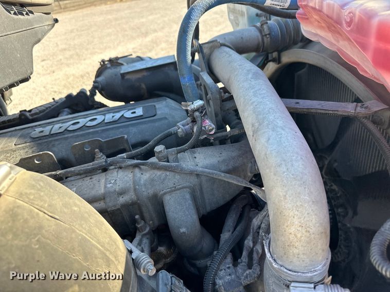 image for item OA9744 2016 Kenworth T680 semi truck