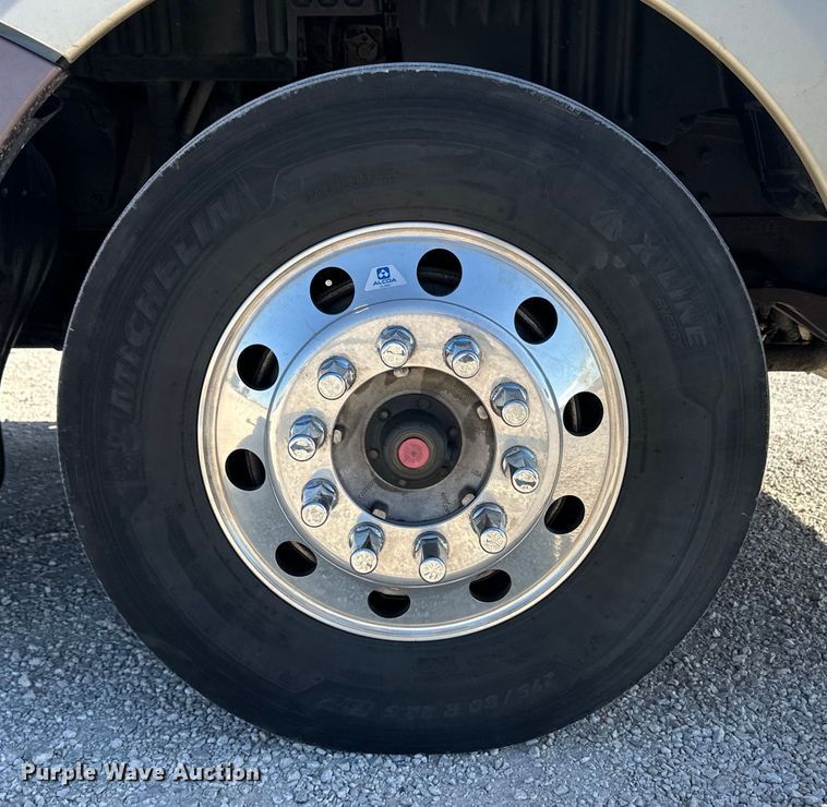 image for item OA9744 2016 Kenworth T680 semi truck