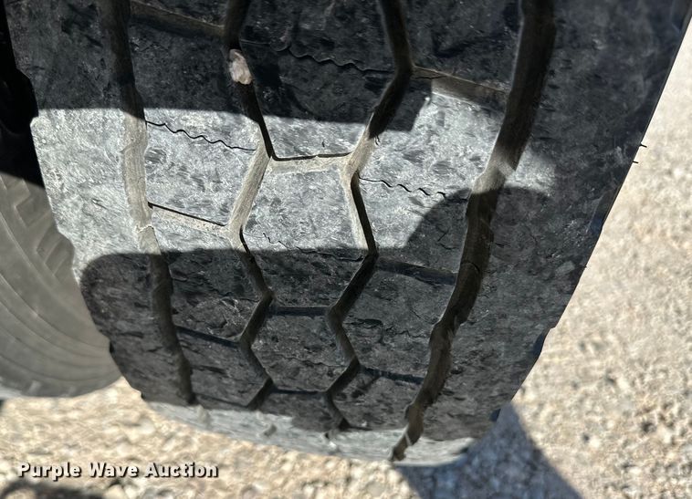 image for item OA9744 2016 Kenworth T680 semi truck