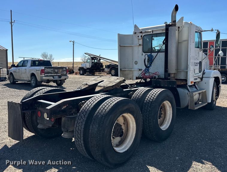 image for item OA9746 2001 Freightliner FLD semi truck