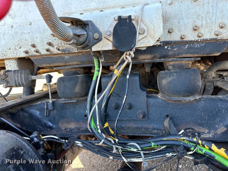 image for item OA9746 2001 Freightliner FLD semi truck