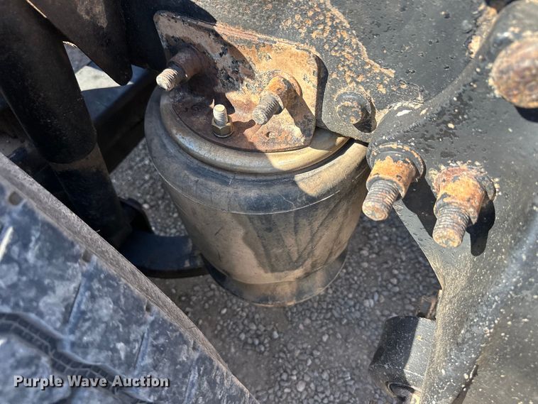 image for item OA9746 2001 Freightliner FLD semi truck