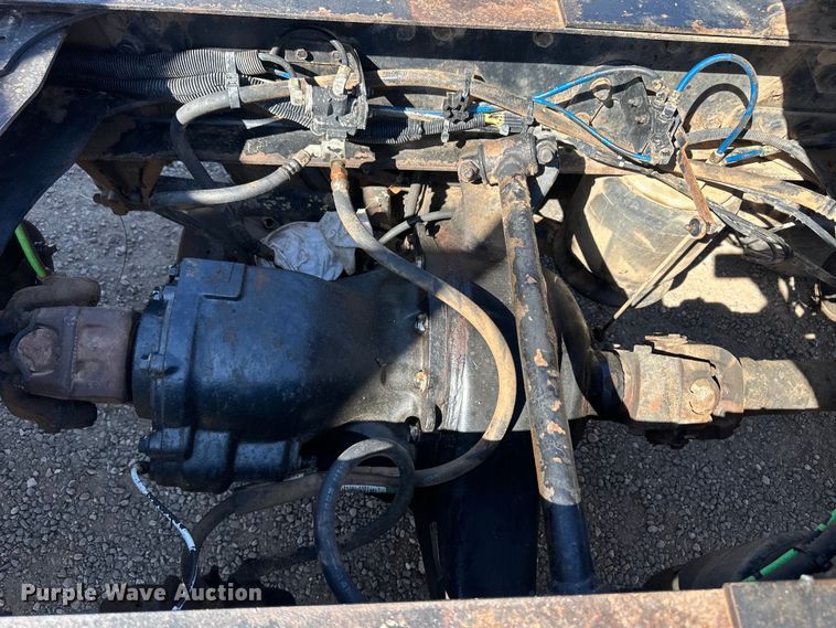 image for item OA9746 2001 Freightliner FLD semi truck