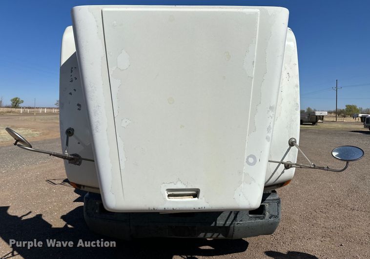 image for item OA9746 2001 Freightliner FLD semi truck