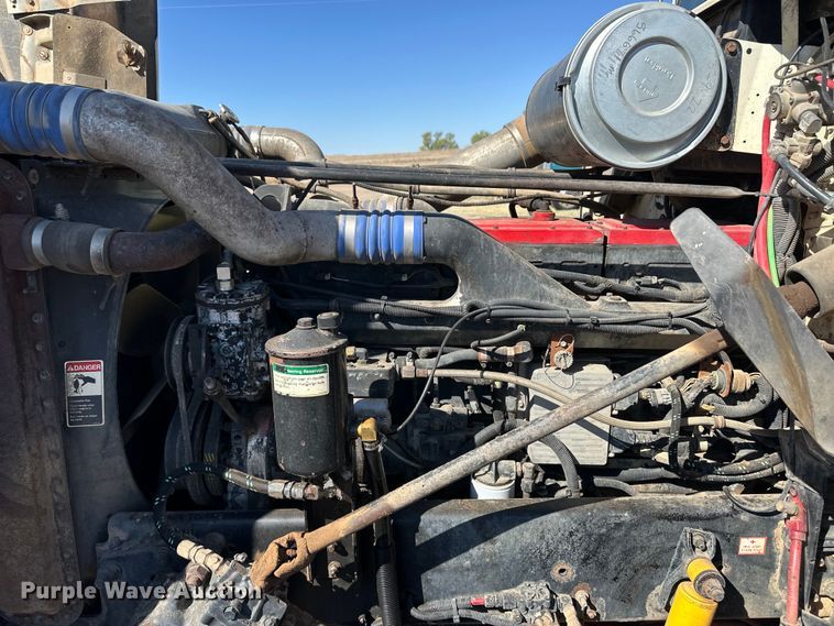 image for item OA9746 2001 Freightliner FLD semi truck