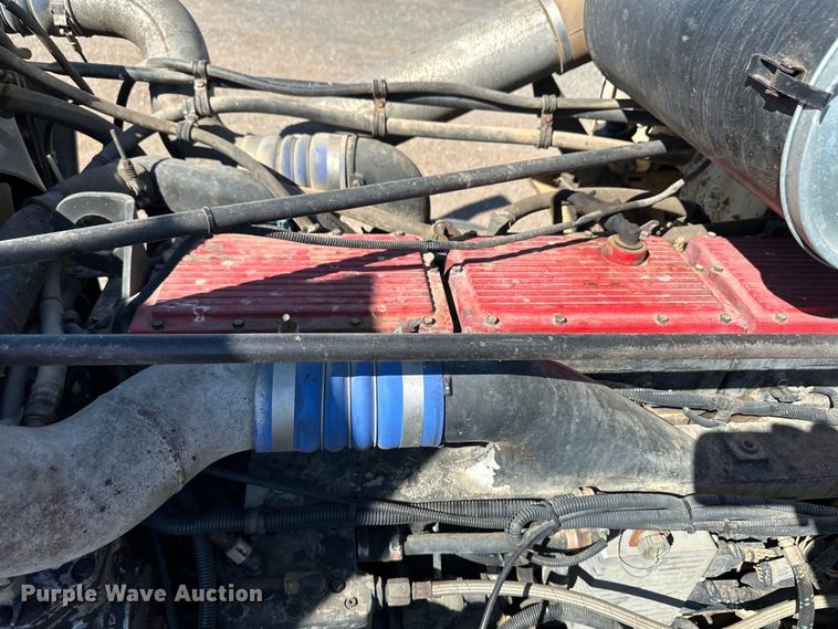 image for item OA9746 2001 Freightliner FLD semi truck