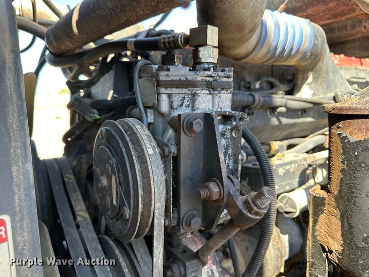 image for item OA9746 2001 Freightliner FLD semi truck