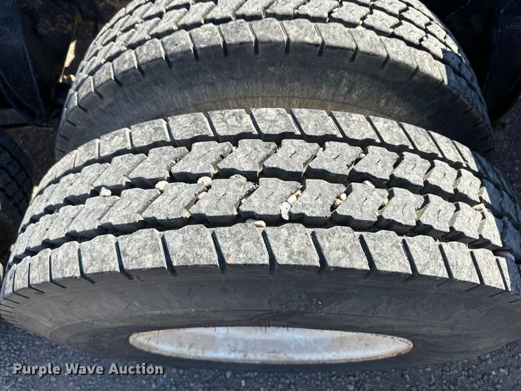 image for item OA9746 2001 Freightliner FLD semi truck