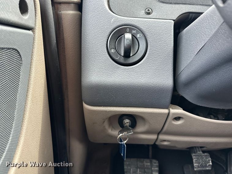 image for item OF9349 2016 Freightliner  Cascadia semi truck