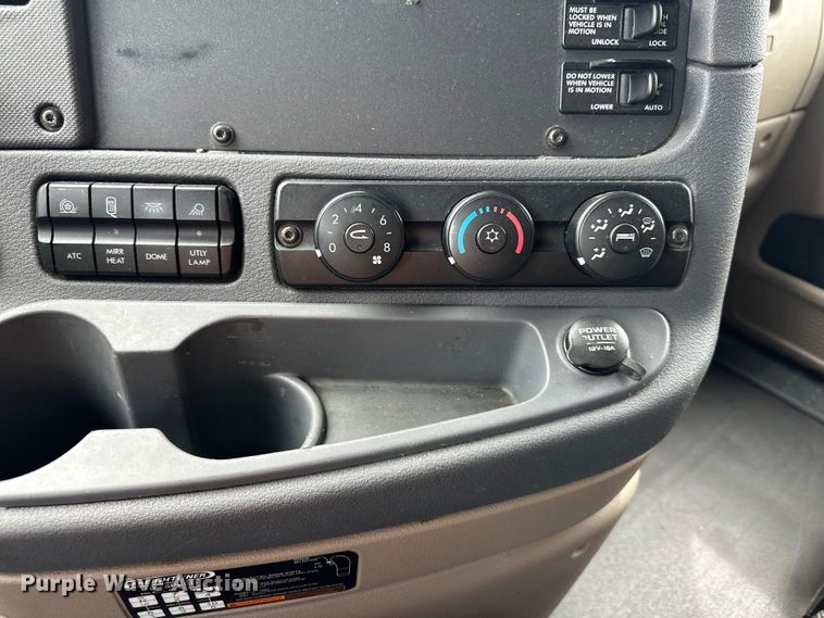 image for item OF9349 2016 Freightliner  Cascadia semi truck