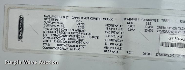 image for item OF9349 2016 Freightliner  Cascadia semi truck