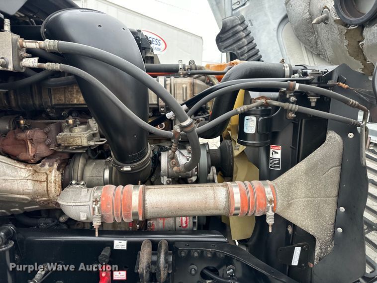 image for item OF9350 2015 Freightliner  Cascadia semi truck