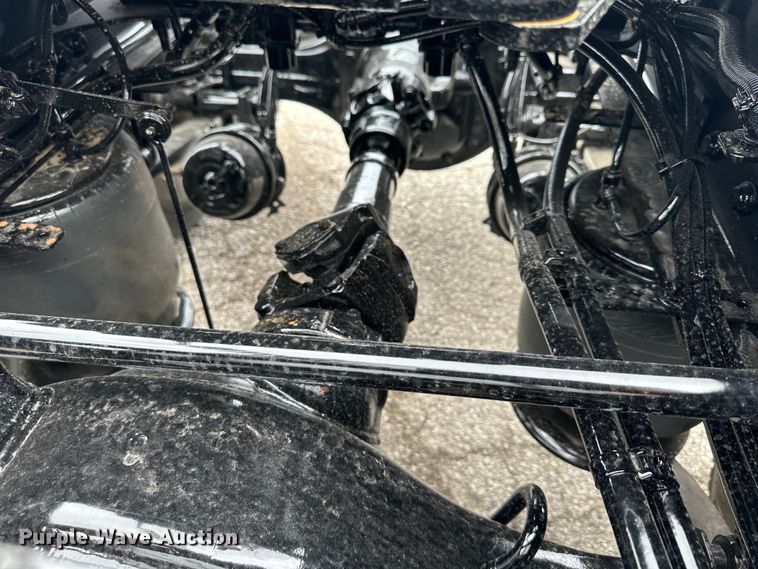 image for item OF9350 2015 Freightliner  Cascadia semi truck