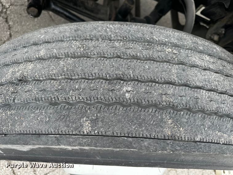 image for item OF9350 2015 Freightliner  Cascadia semi truck