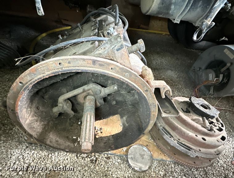 image for item OM9333 Eaton Fuller  RTOF-9513 transmission 