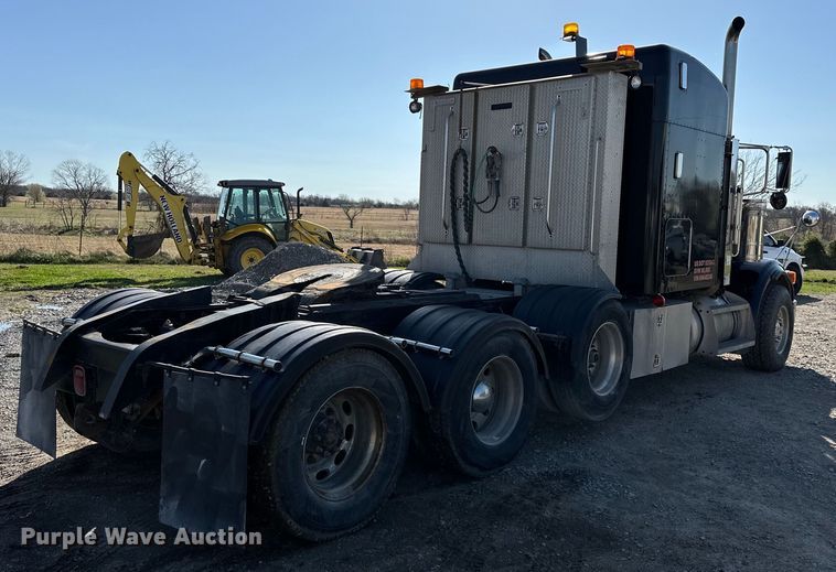 image for item OM9960 2006 Peterbilt  357 semi truck