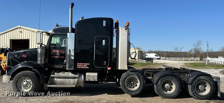 image for item OM9960 2006 Peterbilt  357 semi truck