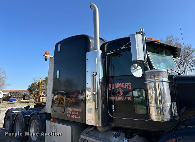 image for item OM9960 2006 Peterbilt  357 semi truck