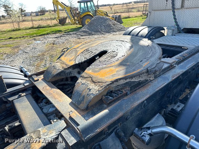 image for item OM9960 2006 Peterbilt  357 semi truck