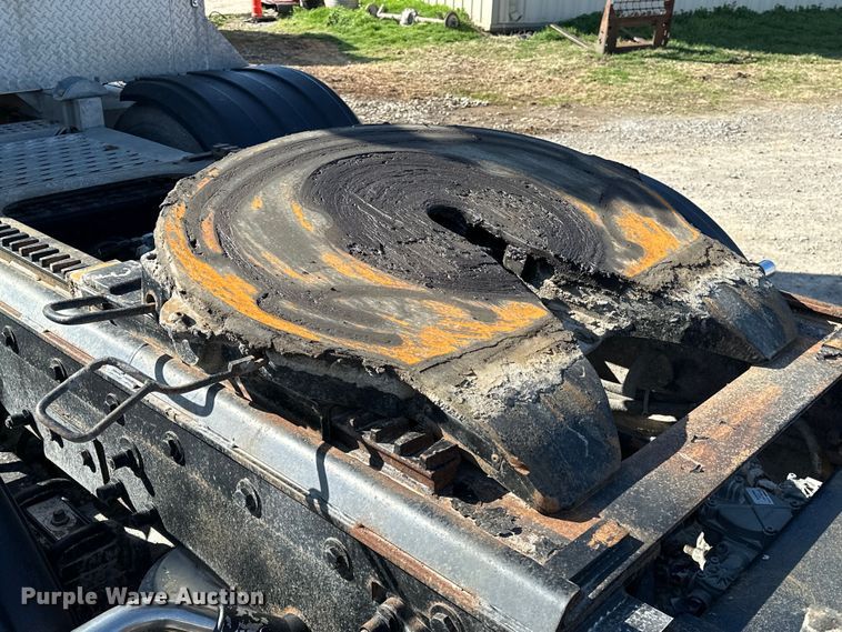 image for item OM9960 2006 Peterbilt  357 semi truck