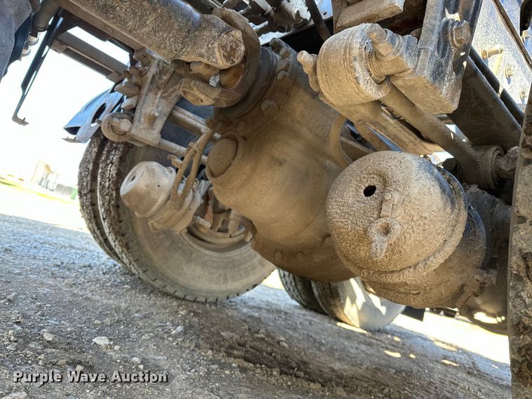 image for item OM9960 2006 Peterbilt  357 semi truck