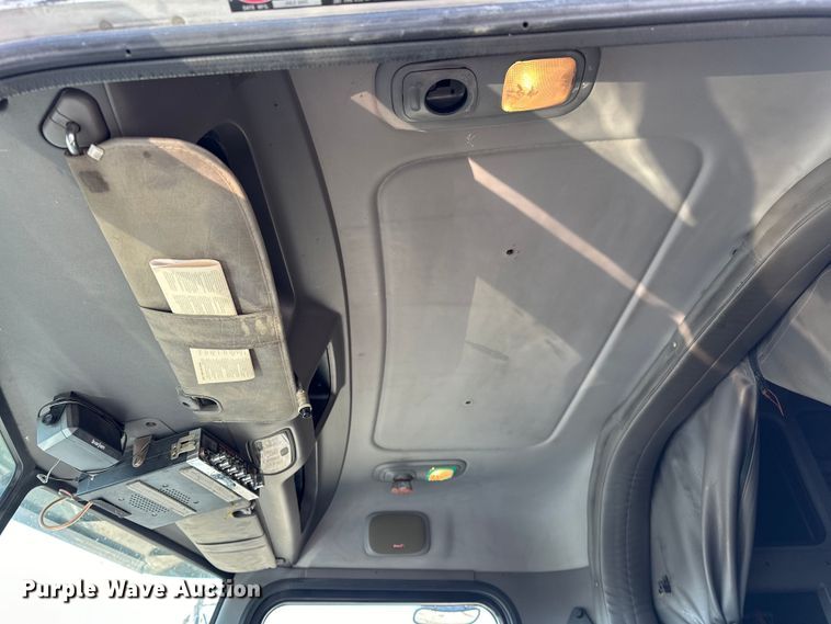 image for item OM9960 2006 Peterbilt  357 semi truck