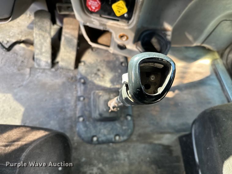 image for item OM9960 2006 Peterbilt  357 semi truck