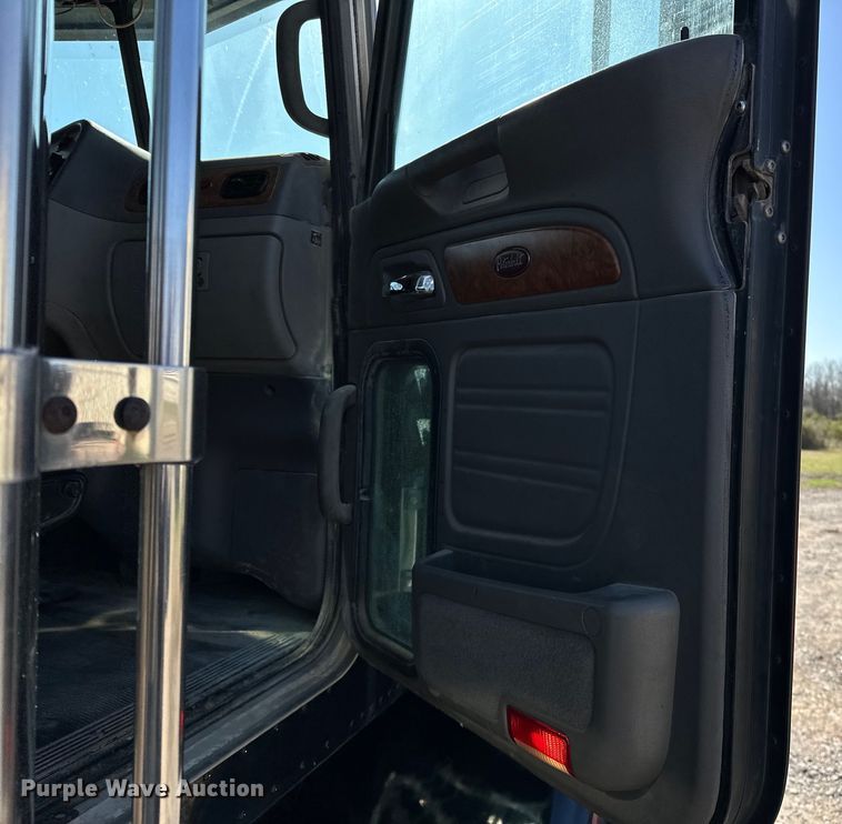 image for item OM9960 2006 Peterbilt  357 semi truck