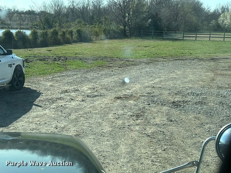 image for item OM9960 2006 Peterbilt  357 semi truck