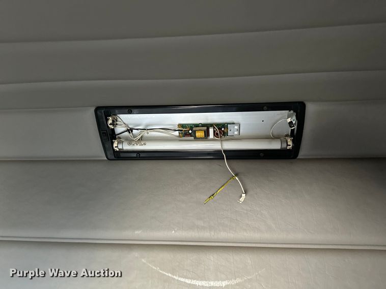 image for item OM9960 2006 Peterbilt  357 semi truck