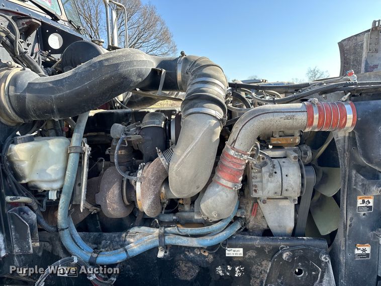 image for item OM9960 2006 Peterbilt  357 semi truck