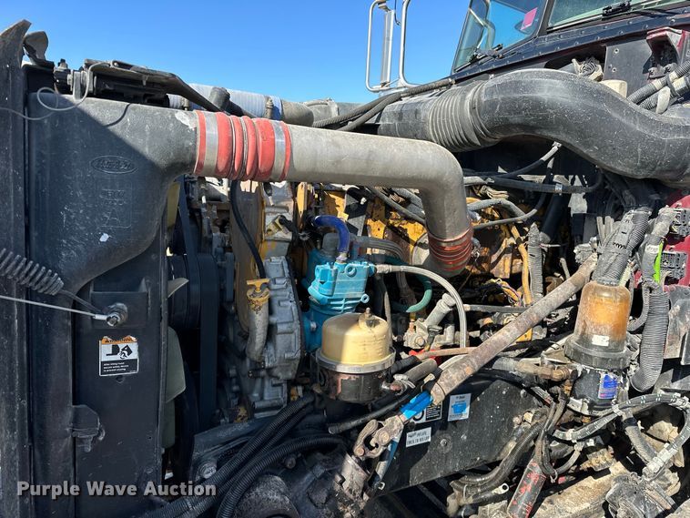 image for item OM9960 2006 Peterbilt  357 semi truck