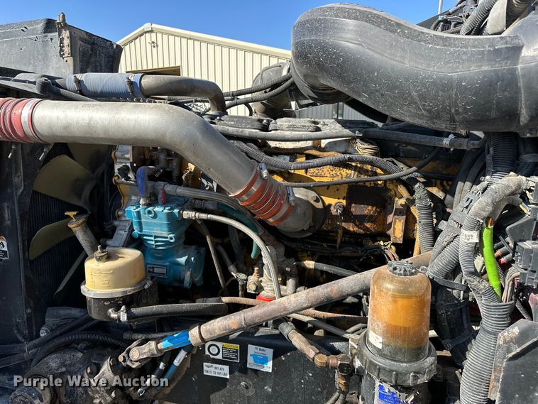 image for item OM9960 2006 Peterbilt  357 semi truck