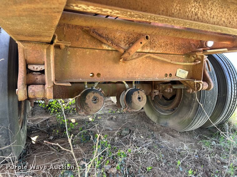 image for item OM9984 1991 Fontaine  FTW-4-8048SLW flatbed trailer