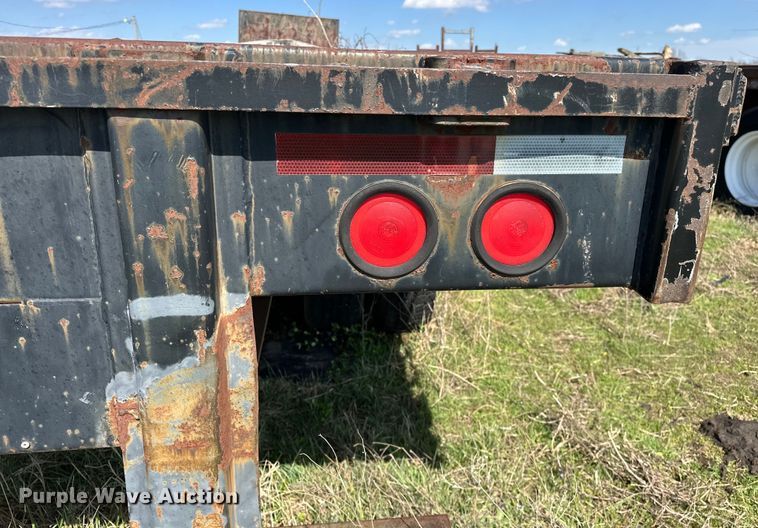 image for item OM9984 1991 Fontaine  FTW-4-8048SLW flatbed trailer