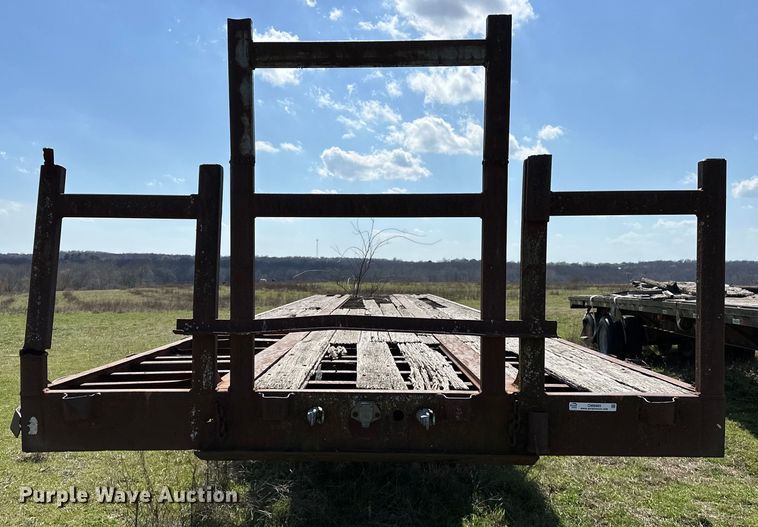 image for item OM9985 1968 Hobbs FBHCD-EP-40 flatbed trailer