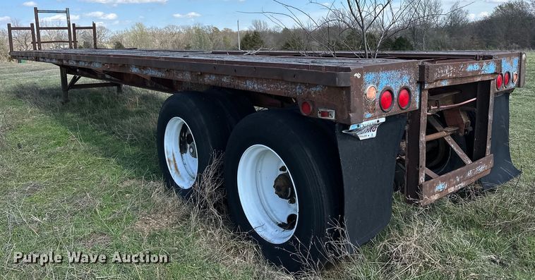 image for item OM9985 1968 Hobbs FBHCD-EP-40 flatbed trailer