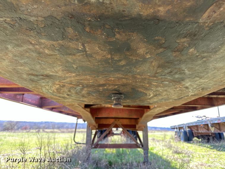 image for item OM9985 1968 Hobbs FBHCD-EP-40 flatbed trailer