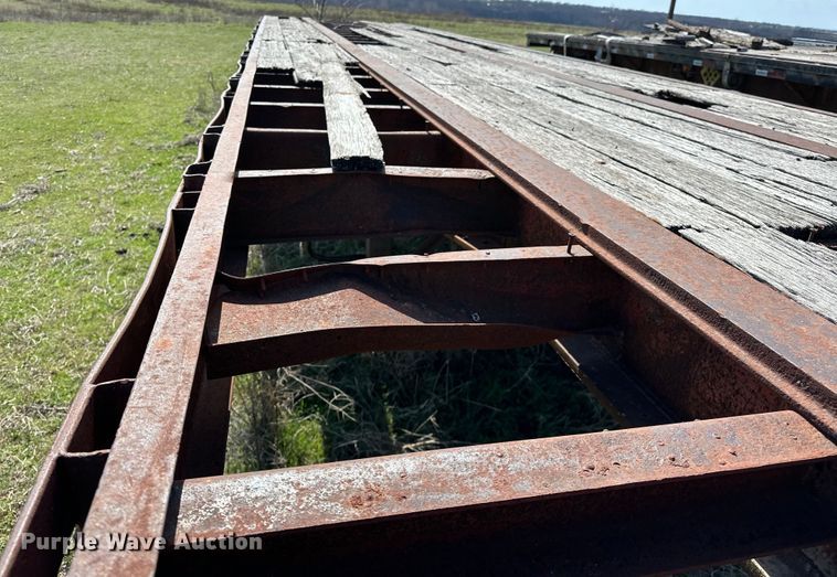 image for item OM9985 1968 Hobbs FBHCD-EP-40 flatbed trailer