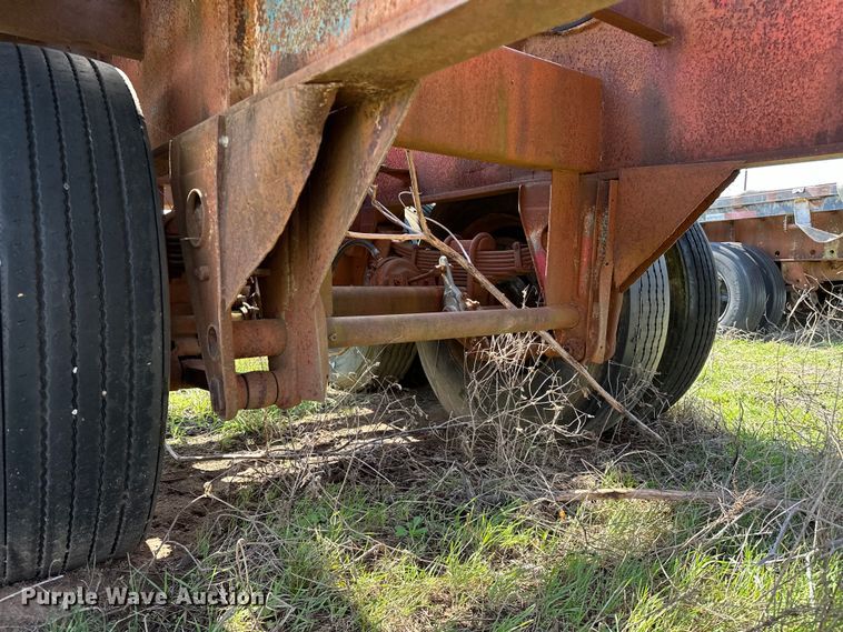 image for item OM9985 1968 Hobbs FBHCD-EP-40 flatbed trailer