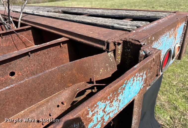 image for item OM9985 1968 Hobbs FBHCD-EP-40 flatbed trailer