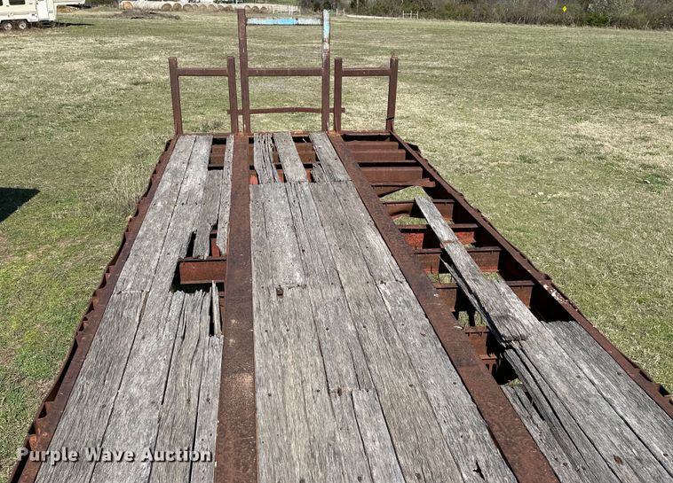 image for item OM9985 1968 Hobbs FBHCD-EP-40 flatbed trailer